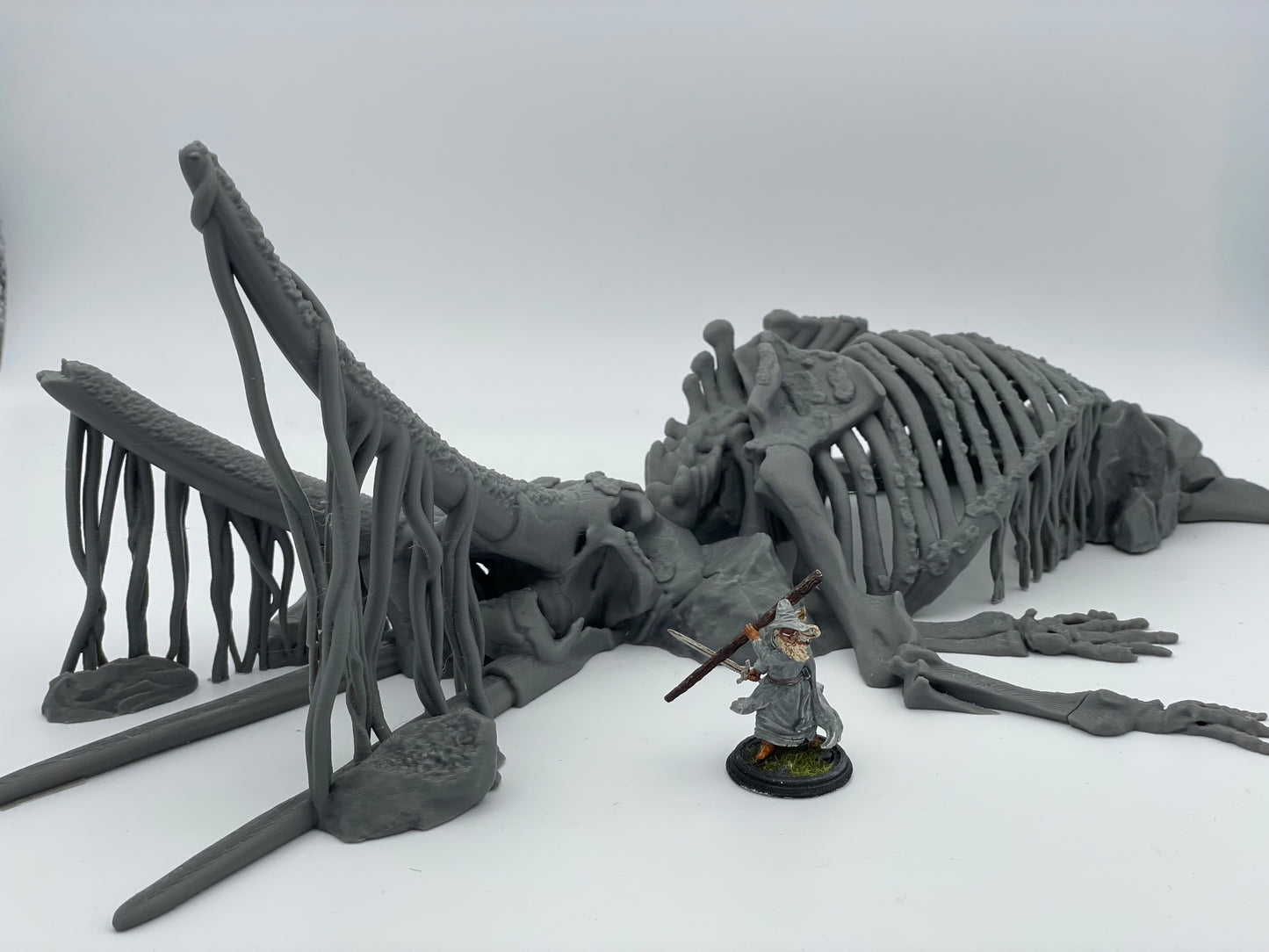 Produktfoto Tabletop 28mm The Printing Goes Ever On (TPGEO) 0: Kriegselefant Skelett - Überreste einer riesigen Kriegskreatur - Knochen und Kadaver