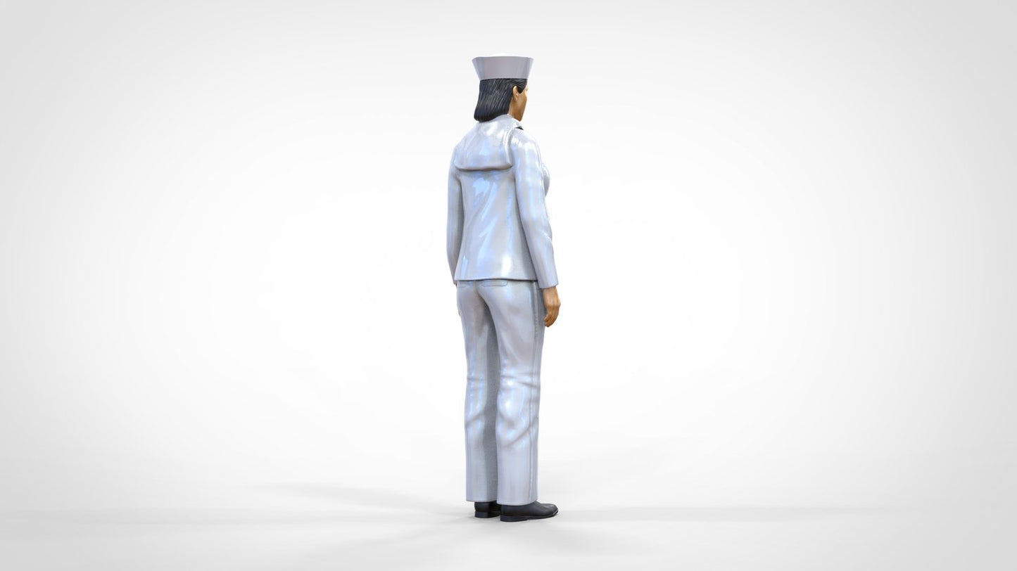 Produktfoto 0: Matrosin weiblich: Seemfrau in Uniform steht in Position