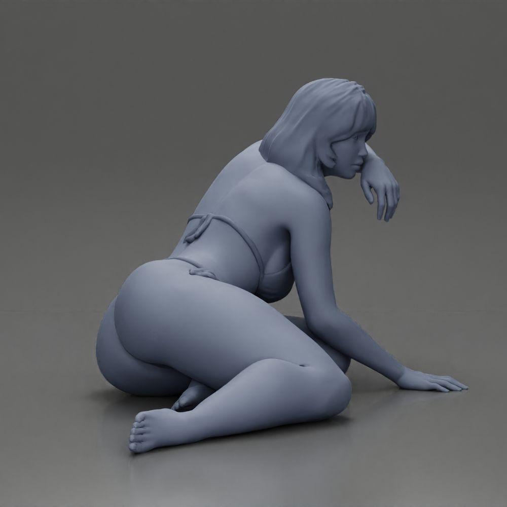 Diorama Modellbau Produktfoto 7: Miniaturfigur: Liegende Frau im Bikini, halb aufgestützt am Strand (Ref Nr. A106)