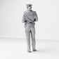 Diorama Modellbau Produktfoto 2: Stehende Figur: Deutscher Polizist mit Dienstmütze und Handgerät (B017)