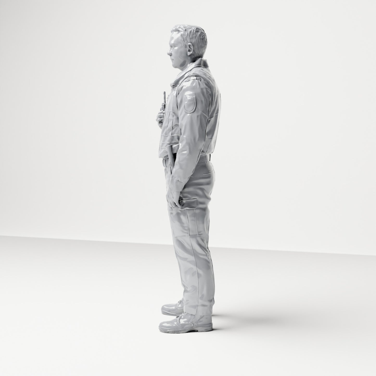 Diorama Modellbau Produktfoto 1: Stehende Figur: Polizist mit Funkgerät, taktischer Weste & Ausrüstungsgürtel (B023)