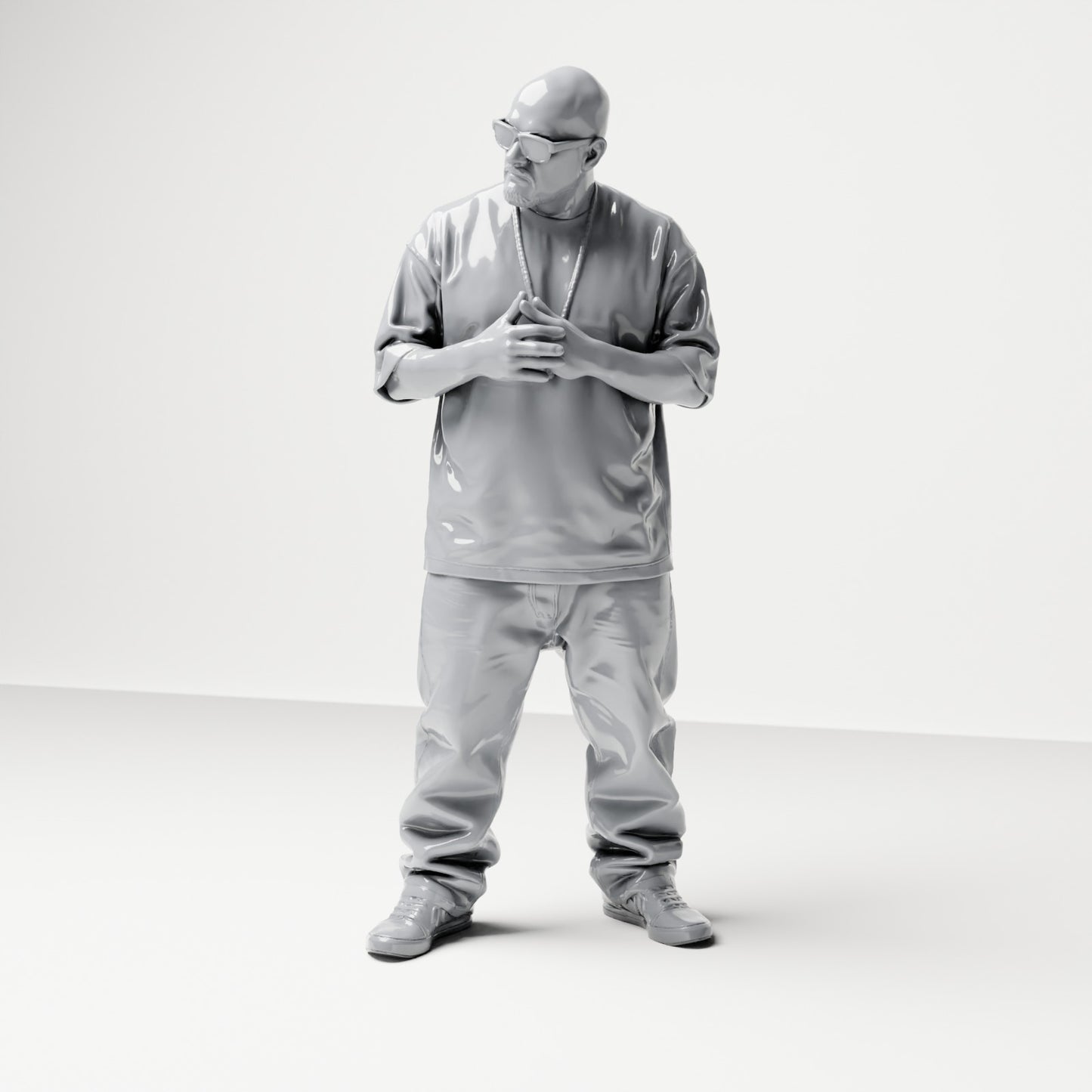 Diorama Modellbau Produktfoto 0: Stehende Figur: Mann mit Sonnenbrille & Kette, Hände vor der Brust, weites Shirt & Hose (B028)