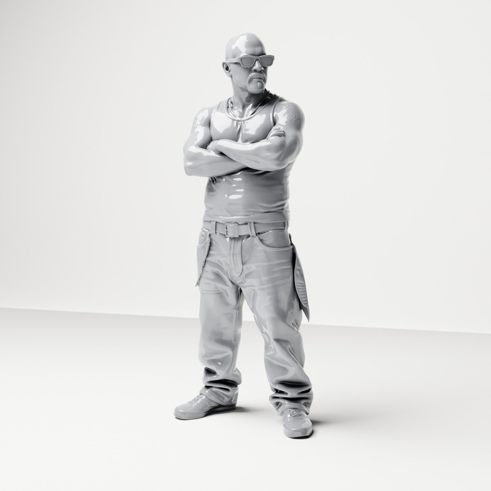 Diorama Modellbau Produktfoto 0: Stehende Figur: Person mit gekreuzten Armen, Sonnenbrille & ärmelloses Oberteil, weite Hos (B029)