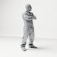 Diorama Modellbau Produktfoto 3: Stehende Figur: Person mit gekreuzten Armen, Sonnenbrille & ärmelloses Oberteil, weite Hos (B029)