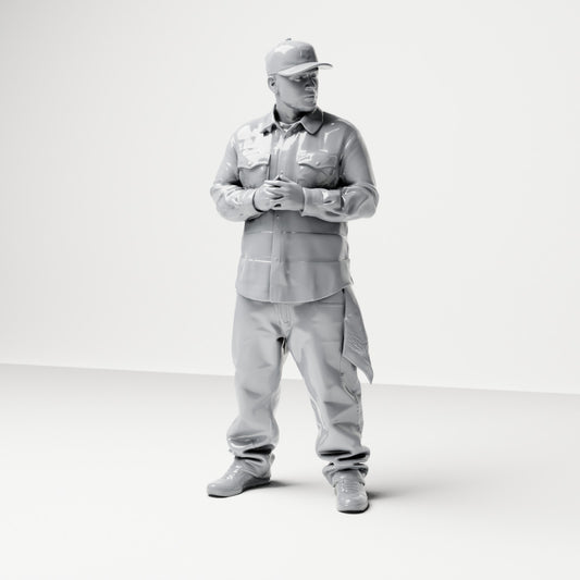 Diorama Modellbau Produktfoto 0: Stehende Figur: Mann mit Kappe & gefalteten Händen, Hemd mit Brusttaschen, Tuch in Tasche (B030)