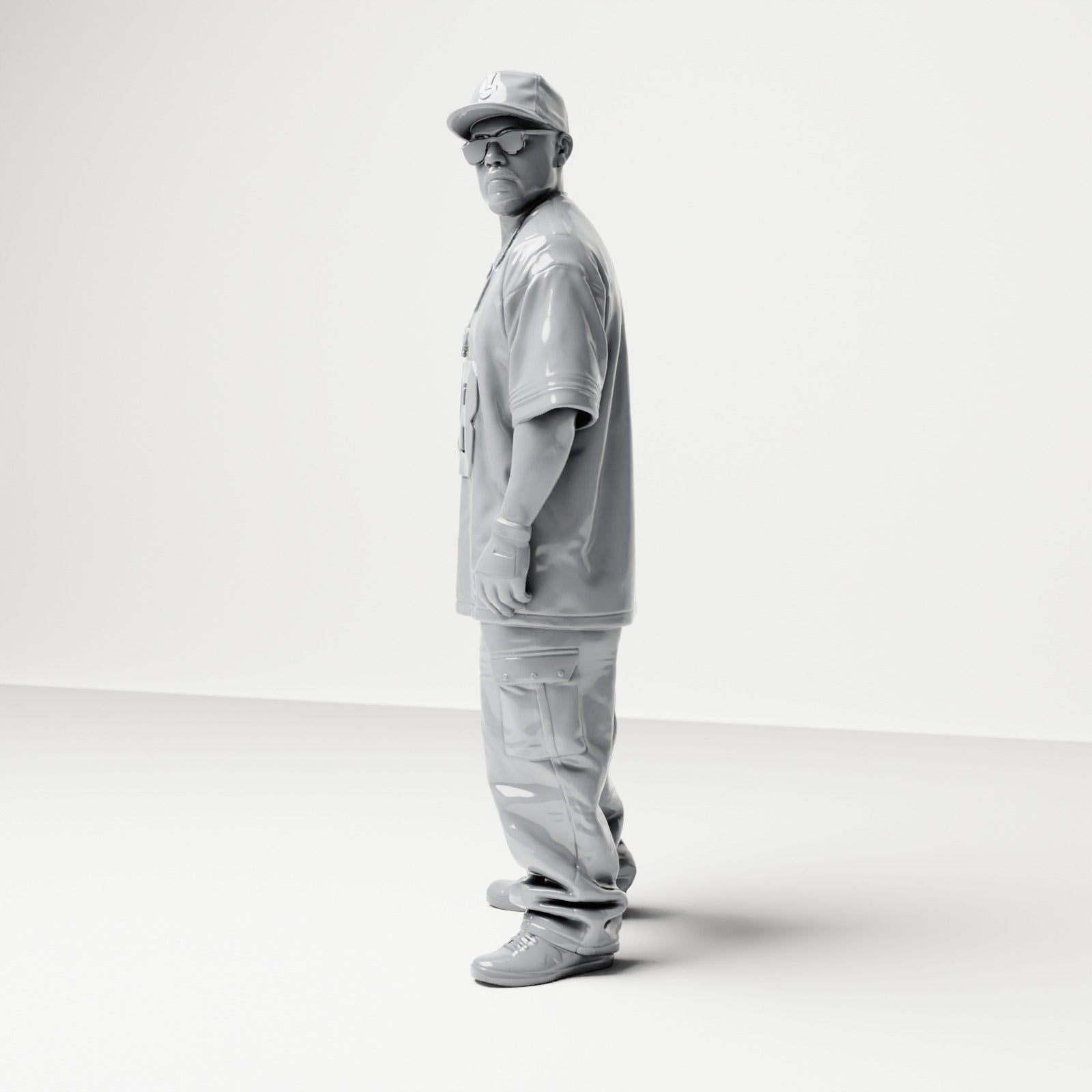 Diorama Modellbau Produktfoto 1: Stehende Figur: Streetwear-Mann mit Kappe, Sonnenbrille & Sporttrikot 13 (B032)