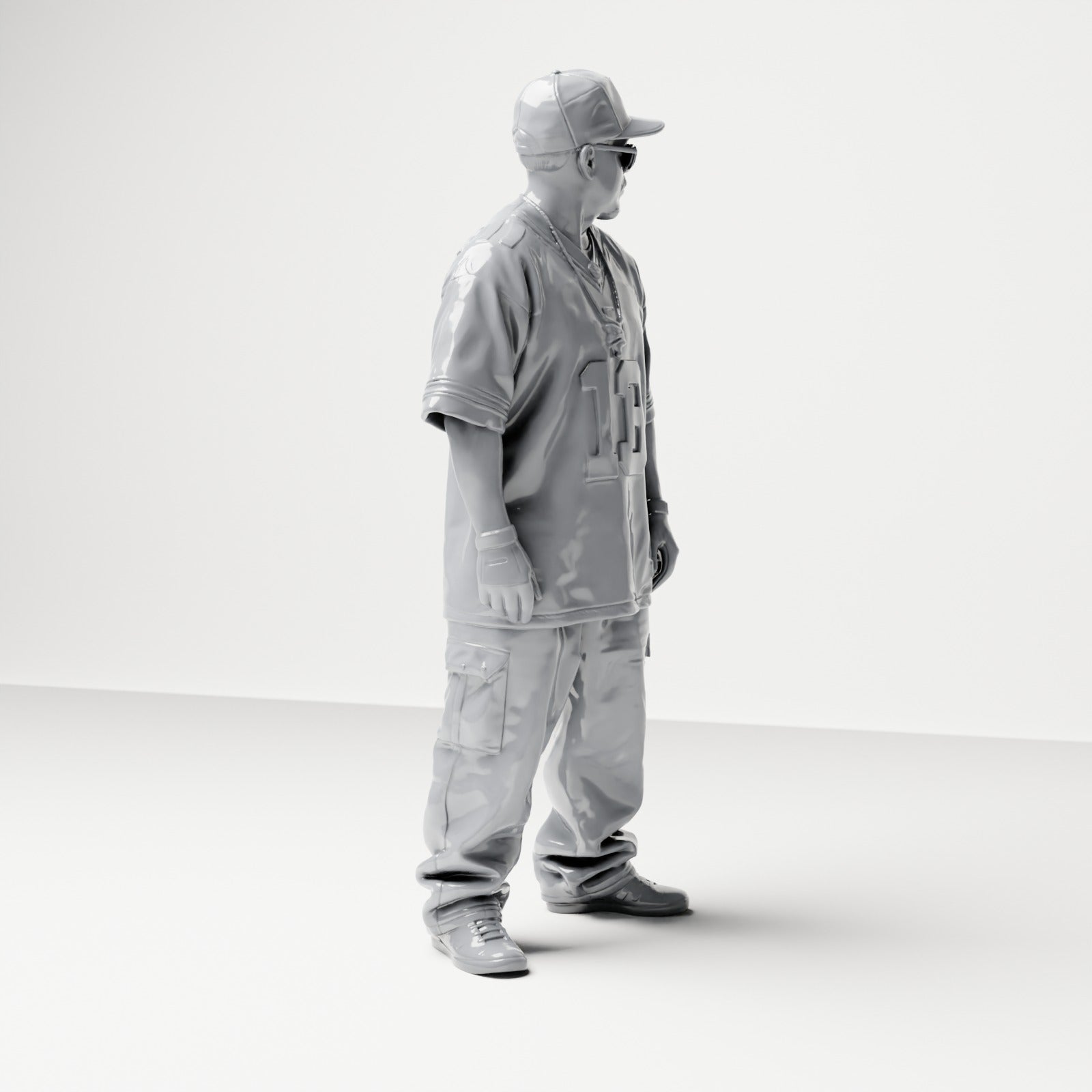 Diorama Modellbau Produktfoto 3: Stehende Figur: Streetwear-Mann mit Kappe, Sonnenbrille & Sporttrikot 13 (B032)
