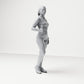 Diorama Modellbau Produktfoto 3: Stehende Figur: Sportlerin in Trainingskleidung mit Trinkflasche (B036)