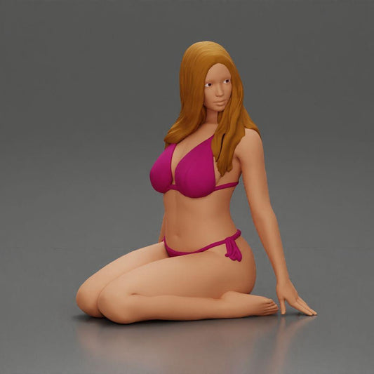 Diorama Modellbau Produktfoto 0: Kniende Miniaturfigur Frau im Bikini, sitzend auf flacher Basis - Strand-Diorama (Ref Nr. A83)