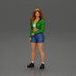 Diorama Modellbau Produktfoto 0: Miniaturfigur: Sportliches Mädchen stehend mit Kurzjacke, Shorts und Sneakern (Ref Nr. A74)