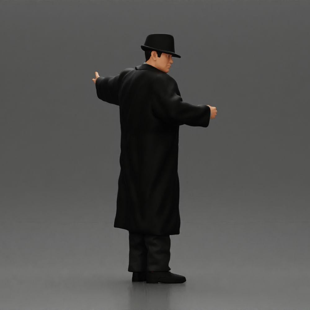 Diorama Modellbau Produktfoto 2: Diorama-Miniatur: Mafioso im Anzug und Mantel mit Hut, gestikulierend (Ref Nr. A94)