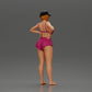 Diorama Modellbau Produktfoto 2: Diorama Figur: Stehende Miniaturfigur im Sommerlook mit Kappe, Shorts, barfuß am Strand (Ref Nr. A108)