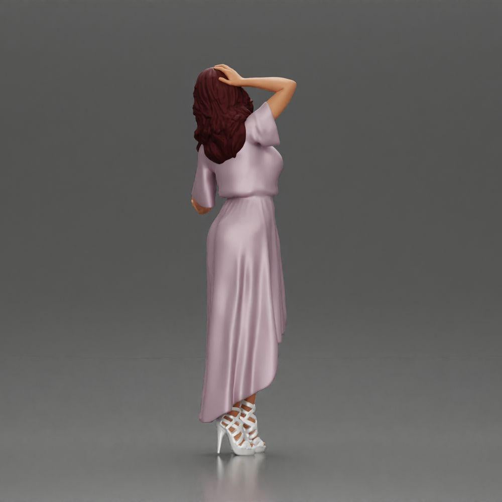 Diorama Modellbau Produktfoto 3: Miniatur-Figur: Frau im langen Brautkleid mit High Heels, elegant posierend (Ref Nr. A109)