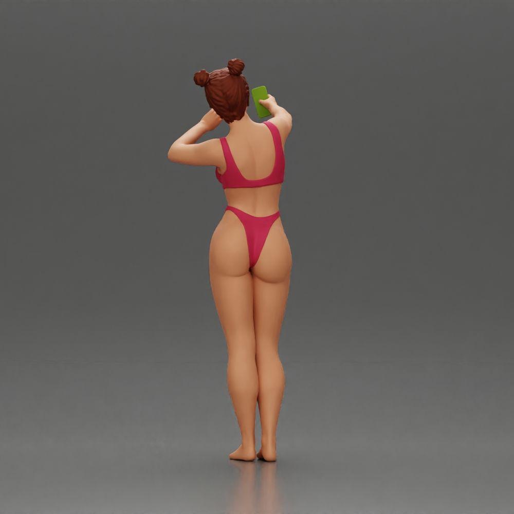 Diorama Modellbau Produktfoto 3: Diorama-Miniatur: Frau im Bikini macht Selfie am Strand, stehende Figur (Ref Nr. A69)