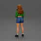Diorama Modellbau Produktfoto 4: Miniaturfigur: Sportliches Mädchen stehend mit Kurzjacke, Shorts und Sneakern (Ref Nr. A74)