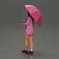Diorama Modellbau Produktfoto 4: Weibliche Diorama-Figur in offener Strickjacke und kurzen Hosen mit Regenschirm (Ref Nr. A92)