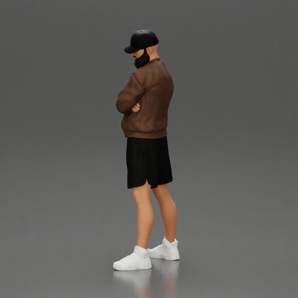 Diorama Modellbau Produktfoto 4: Figur: Mann mit verschränkten Armen, Cap, Jacke, Shorts, Sportschuhe (Ref Nr. A125)