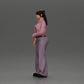 Diorama Modellbau Produktfoto 5: Diorama-Miniatur: Chola-Mädchen mit Zöpfen, Jacke, Top, Gürtel & Schlaghose (Ref Nr. A79)