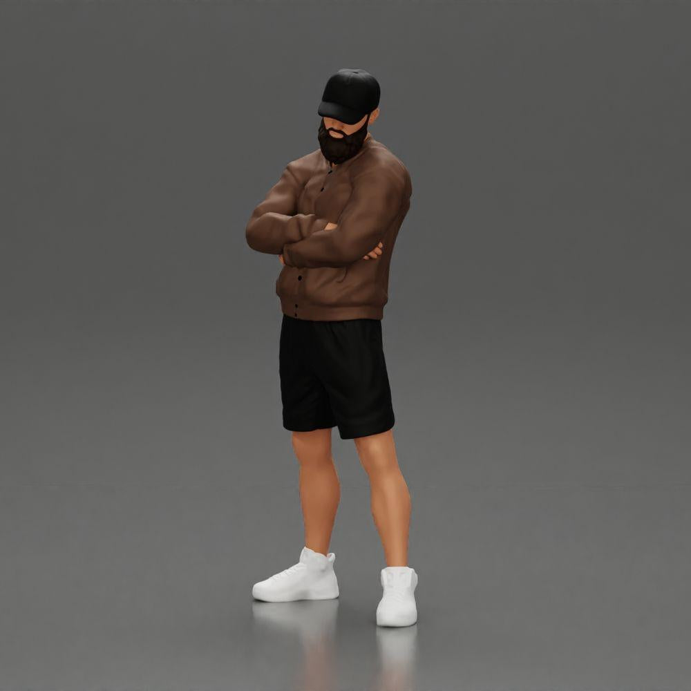 Diorama Modellbau Produktfoto 5: Figur: Mann mit verschränkten Armen, Cap, Jacke, Shorts, Sportschuhe (Ref Nr. A125)