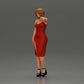 Diorama Modellbau Produktfoto 5: Weibliche Diorama-Figur im Mini-Kleid, kurzes Haar, Hand am Hals, Halskette (Ref Nr. A99)