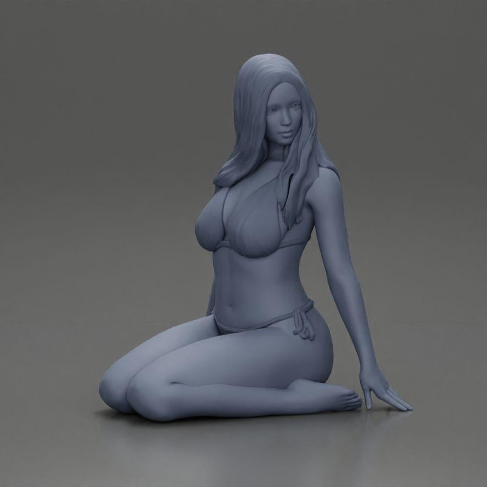 Diorama Modellbau Produktfoto 6: Kniende Miniaturfigur Frau im Bikini, sitzend auf flacher Basis - Strand-Diorama (Ref Nr. A83)