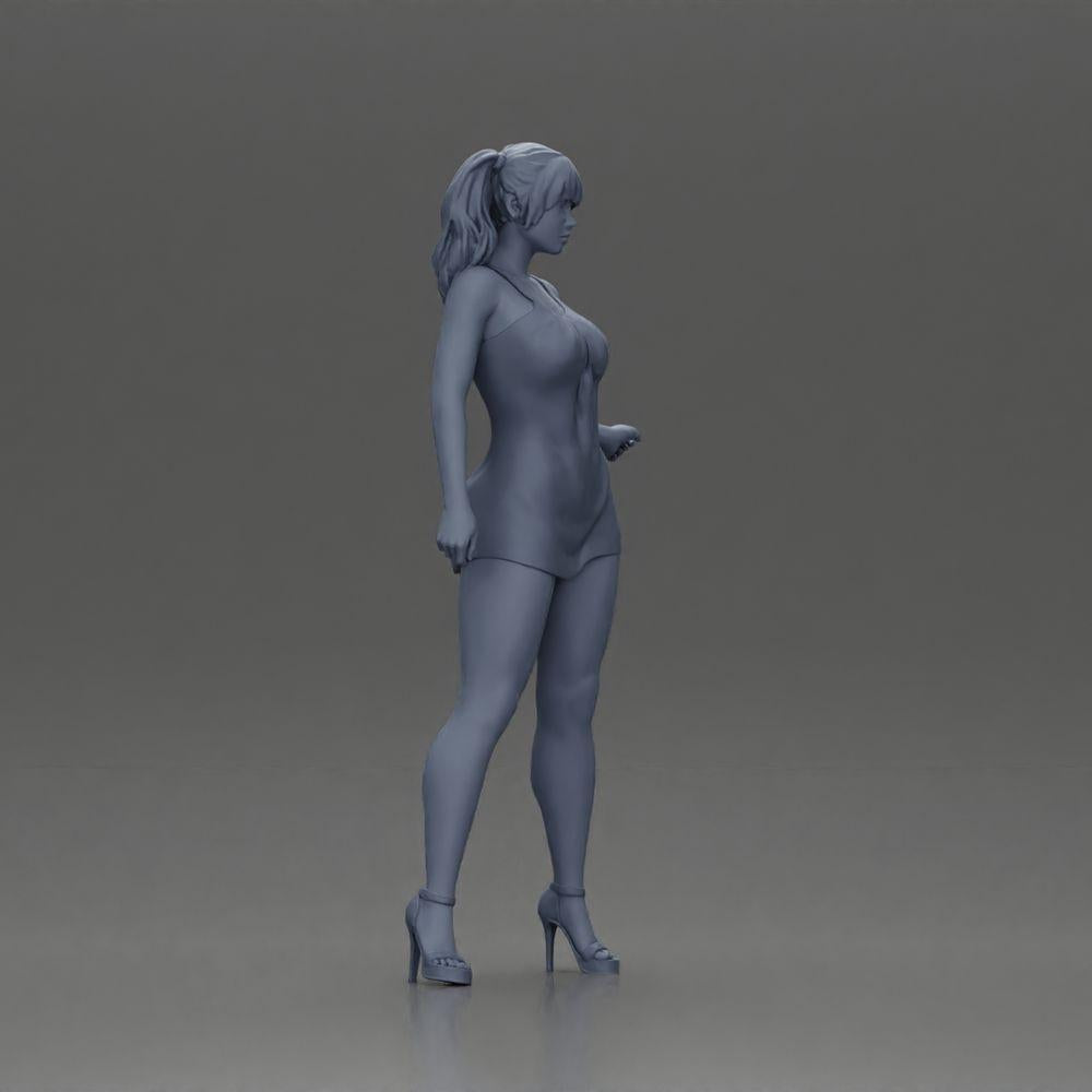 Diorama Modellbau Produktfoto 7: Diorama Figur: Weibliche Miniaturfigur stehend in kurzem Kleid mit Zöpfen und Sandalen (Ref Nr. A123)