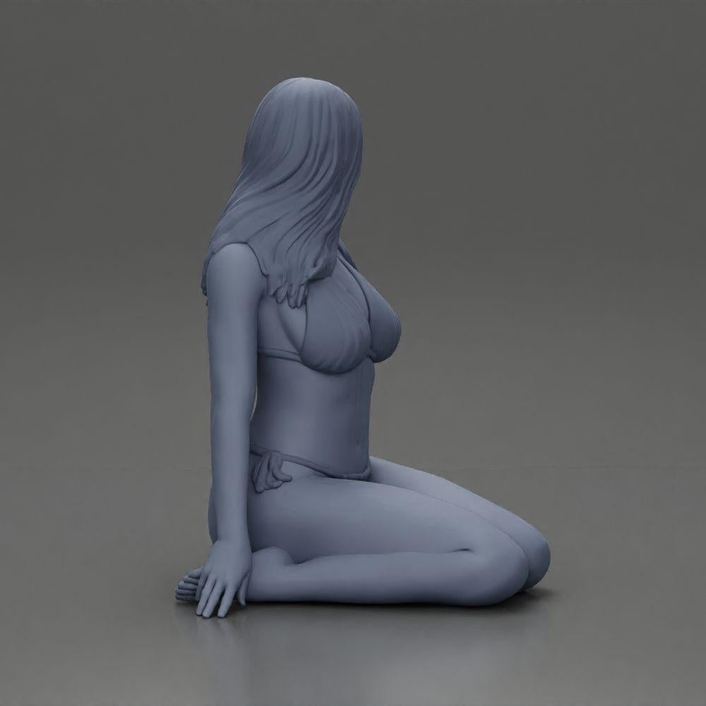 Diorama Modellbau Produktfoto 8: Kniende Miniaturfigur Frau im Bikini, sitzend auf flacher Basis - Strand-Diorama (Ref Nr. A83)