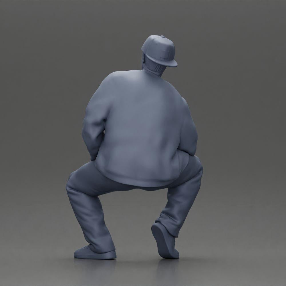 Diorama Modellbau Produktfoto 9: Diorama-Figur: Sitzender Hip-Hop-Mann mit Jacke, Cap und Sneakers (Ref Nr. A62)