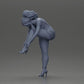 Diorama Modellbau Produktfoto 10: Diorama Figur: Miniaturfigur - Frau zieht roten High Heel an, stehende Pose für Diorama (Ref Nr. A112)