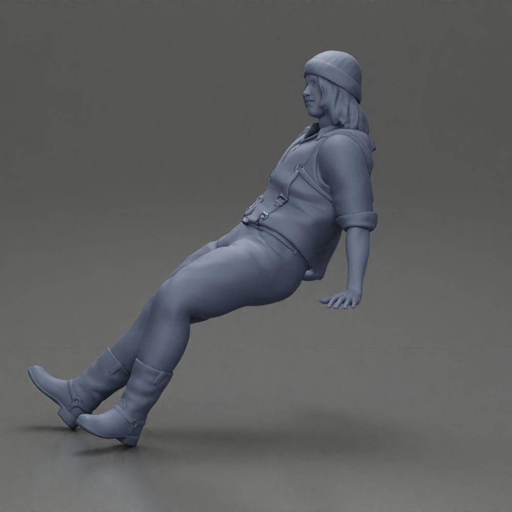 Diorama Modellbau Produktfoto 11: Sitzende Miniaturfigur, Mann in historischer Kleidung mit Mütze und Hosenträgern (Ref Nr. A84)