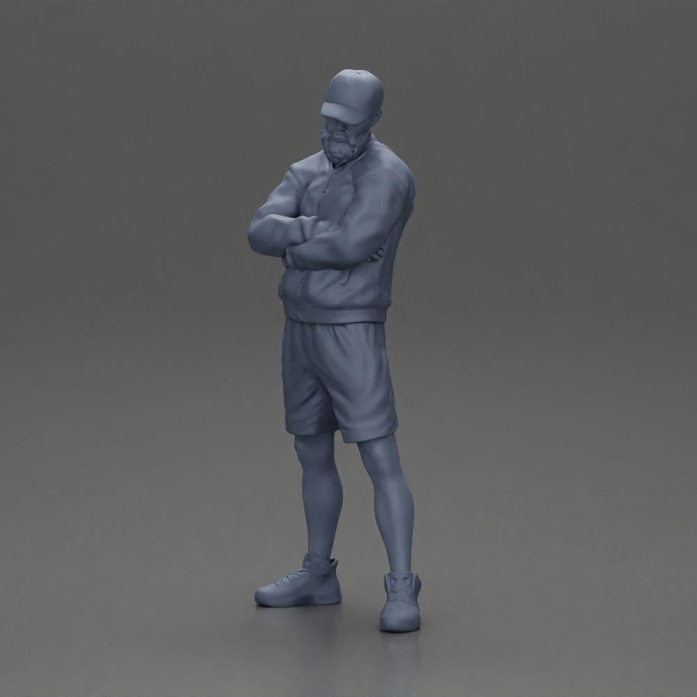 Diorama Modellbau Produktfoto 11: Figur: Mann mit verschränkten Armen, Cap, Jacke, Shorts, Sportschuhe (Ref Nr. A125)
