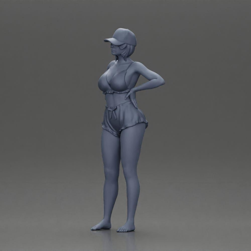 Diorama Modellbau Produktfoto 11: Diorama Figur: Stehende Miniaturfigur im Sommerlook mit Kappe, Shorts, barfuß am Strand (Ref Nr. A108)