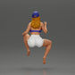 Diorama Modellbau Produktfoto 2: Diorama Figur: Sitzende weibliche Miniatur, blaues Top & Shorts, Kappe, barfuß - entspannte Pose (Ref Nr. A133)