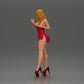 Diorama Modellbau Produktfoto 4: Diorama-Frauenfigur: Elegante stehende Frau im roten Kleid mit Plateauschuhen (Ref Nr. A134)