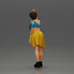 Diorama Modellbau Produktfoto 4: Miniaturfigur: Mädchen in Top & Shorts, Shirt um Hüfte gebunden, Arm erhoben (Ref Nr. A56)