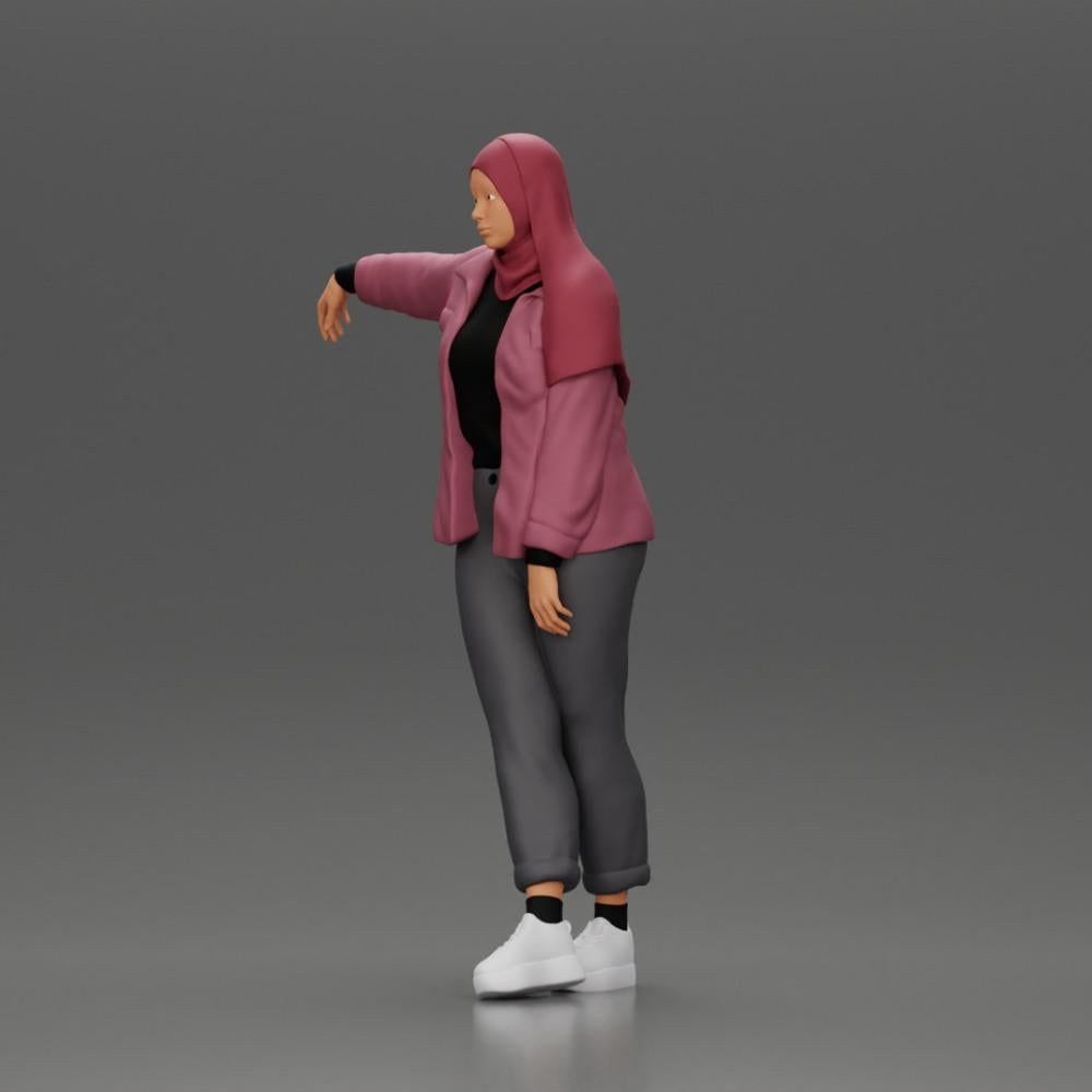 Diorama Modellbau Produktfoto 5: Diorama-Figur Frau mit Kopftuch und Jacke, am Auto lehnend, Arm ausgestreckt (Ref Nr. A59)