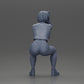 Diorama Modellbau Produktfoto 8: Sitzende Miniaturfigur: Frau mit kurzer Lederjacke, Top, Shorts und Sneakers (Ref Nr. A61)