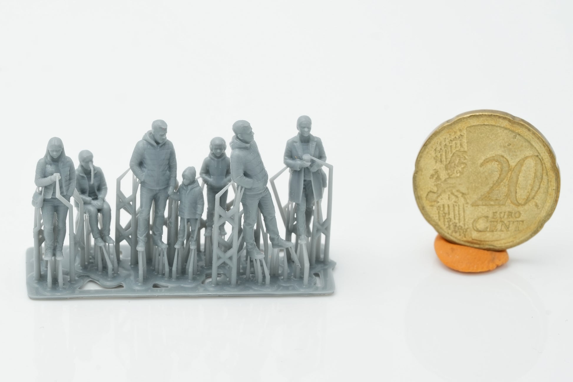 Diorama Modellbau Produktfoto 1: Passanten Figuren Set 3 - 7 Figuren (h0_30)