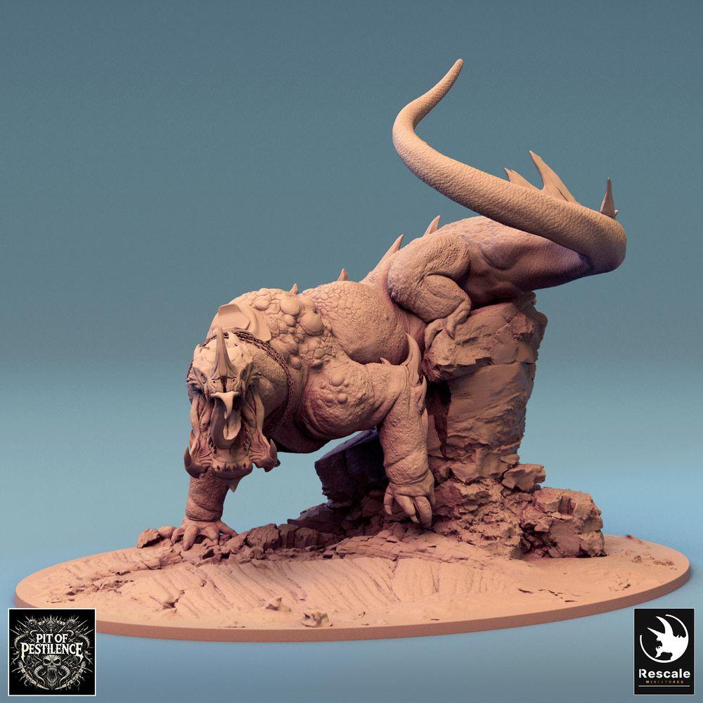 Produktfoto Tabletop 28mm Lord of the Print (LotP) 0: Tabletop Miniatur: Bestienreiter auf Echsenbestie - Barbaren-Champion mit Hellebarde, dämonisches Reittier, Bossmonster, szenische Base (24_08_C1)