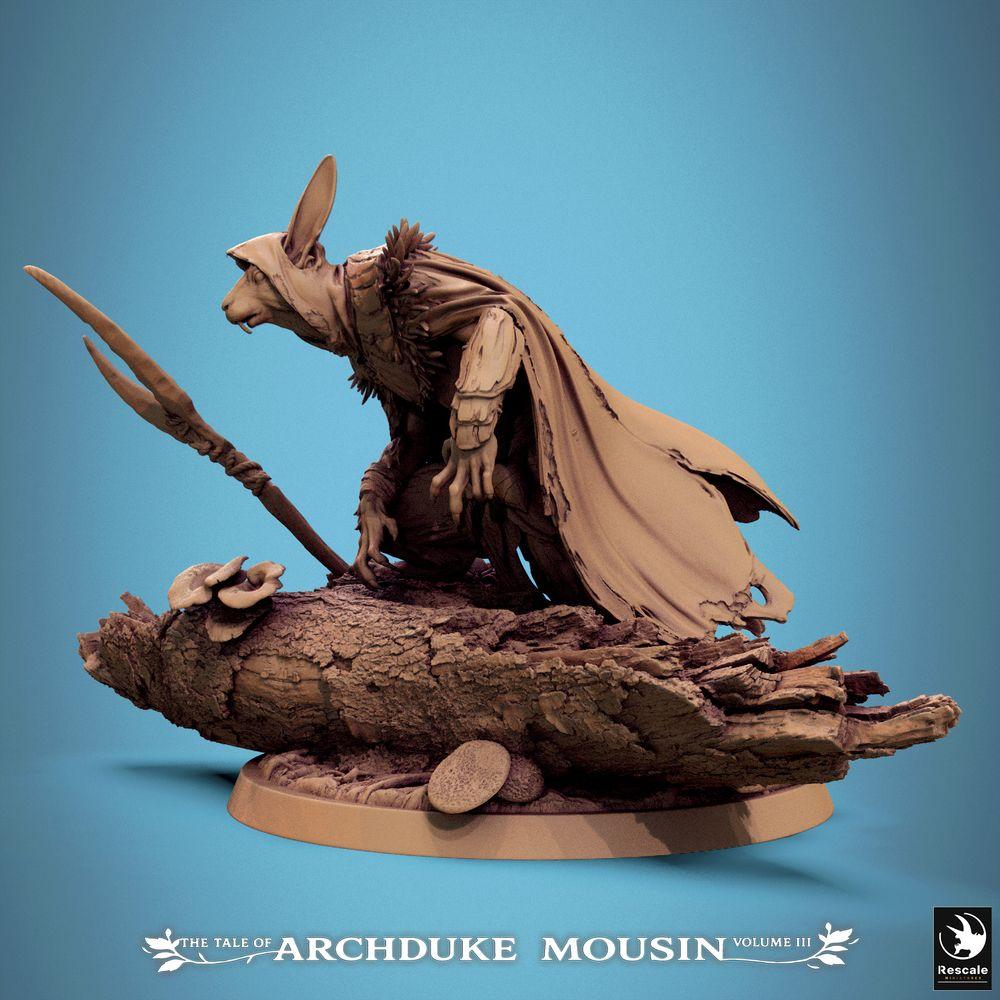 Produktfoto Tabletop 28mm Lord of the Print (LotP) 1: Fantasy Figur: Hasen-/Kaninchenmensch Waldläufer, Späher/Schurke/Assassine, Hinterhaltsjäger mit Glefe, kauernd auf Baumstamm-Base, Rabbitfolk Ranger (25_07_Q31)