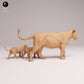 Produktfoto Tabletop 28mm Lord of the Print (LotP) 0: Wildtier Tierfigur: Asiatische Loewin - mit Jungen (26_03_03)