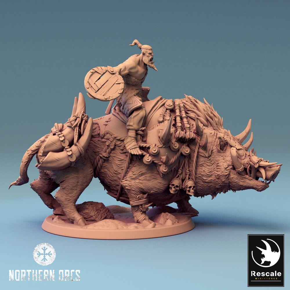 Produktfoto Tabletop 28mm Lord of the Print (LotP) 0: Tabletop Miniatur: Ork Kriegsherr auf Wildschwein - Orc Warlord, Boar Rider, Bestienreiter mit Axt und Rundschild (24_04_T)