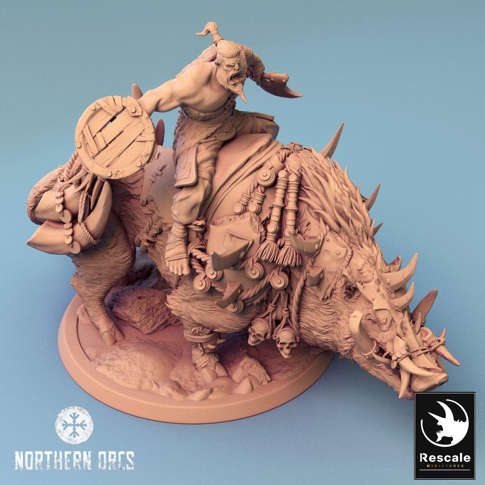 Produktfoto Tabletop 28mm Lord of the Print (LotP) 0: Tabletop Miniatur: Ork Kriegsherr auf Wildschwein - Orc Warlord, Boar Rider, Bestienreiter mit Axt und Rundschild (24_04_T)