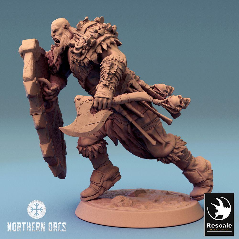 Produktfoto Tabletop 28mm Lord of the Print (LotP) 0: Tabletop Miniatur: Ork Schildkrieger mit Axt, Frontkämpfer im Ansturm, Schildbrecher, Orc Soldier Axe Run (24_04_H2)