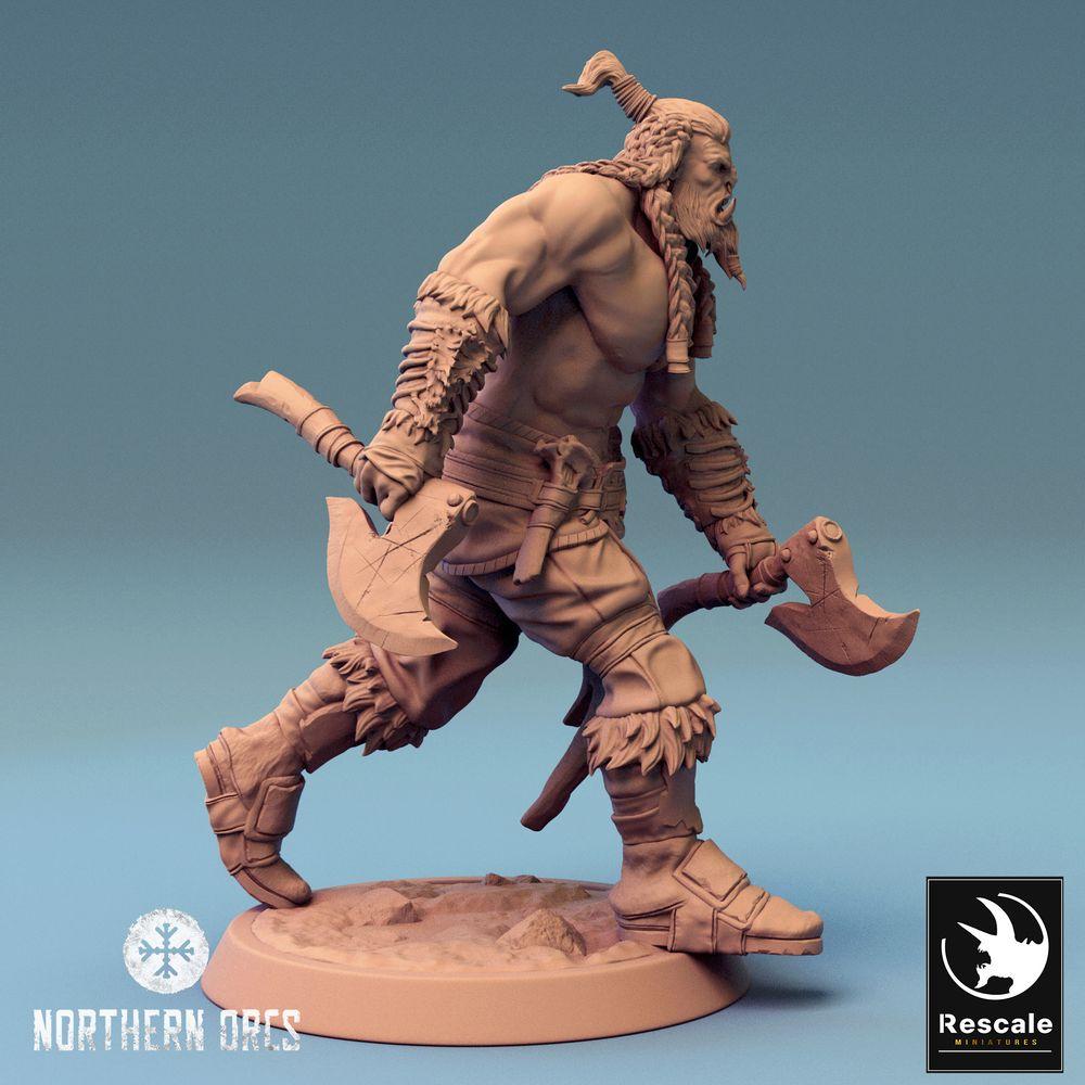 Produktfoto Tabletop 28mm Lord of the Print (LotP) 0: Tabletop Miniatur: Ork Krieger mit Axt und Hakenklinge, Orc Berserker, Axtkämpfer im Vormarsch (24_04_H5)