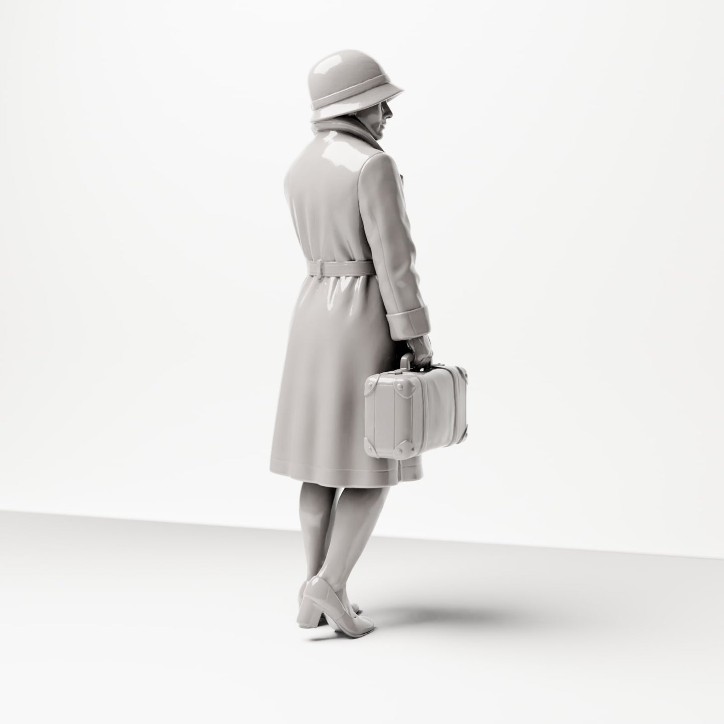 Diorama Modellbau Produktfoto 3: Stehende Figur: Reisende Frau am Bahnsteig, Ende der 1920er, Mantel, Hut, kleiner Koffer (sc04)