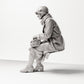 Diorama Modellbau Produktfoto 1: Sitzende Figur: Frau sitzend auf Bankkante mit Handtasche, 1920er-1930er, Wartesaal, Bahnh (sc08)